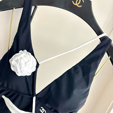 Chanel新款泳衣😍🥰适合多种场景的游泳衣🏊♀️海边 游泳池 温泉 水上乐园 漂流都可以😌内搭也完全 Chanel新款泳衣😍🥰适合多种场景的游泳衣🏊♀️海边 游泳池 温泉 水上乐园 漂流都可以😌内搭也完全