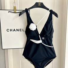 Chanel新款泳衣😍🥰适合多种场景的游泳衣🏊♀️海边 游泳池 温泉 水上乐园 漂流都可以😌内搭也完全 Chanel新款泳衣😍🥰适合多种场景的游泳衣🏊♀️海边 游泳池 温泉 水上乐园 漂流都可以😌内搭也完全