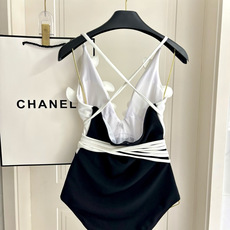 Chanel新款花朵泳衣👙❤️😍🥰适合多种场景的游泳衣🏊♀️海边 游泳池 温泉 水上乐园 漂流都可以😌 Chanel新款花朵泳衣👙❤️😍🥰适合多种场景的游泳衣🏊♀️海边 游泳池 温泉 水上乐园 漂流都可以😌