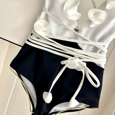 Chanel新款花朵泳衣👙❤️😍🥰适合多种场景的游泳衣🏊♀️海边 游泳池 温泉 水上乐园 漂流都可以😌 Chanel新款花朵泳衣👙❤️😍🥰适合多种场景的游泳衣🏊♀️海边 游泳池 温泉 水上乐园 漂流都可以😌
