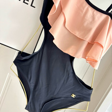 Chanel新款泳衣👙❤️😍🥰适合多种场景的游泳衣🏊♀️海边 游泳池 温泉 水上乐园 漂流都可以😌内搭 Chanel新款泳衣👙❤️😍🥰适合多种场景的游泳衣🏊♀️海边 游泳池 温泉 水上乐园 漂流都可以😌内搭