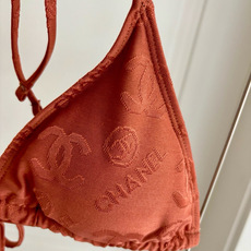 Chanel新款泳衣👙❤️😍🥰适合多种场景的游泳衣🏊♀️海边 游泳池 温泉 水上乐园 漂流都可以😌内搭 Chanel新款泳衣👙❤️😍🥰适合多种场景的游泳衣🏊♀️海边 游泳池 温泉 水上乐园 漂流都可以😌内搭