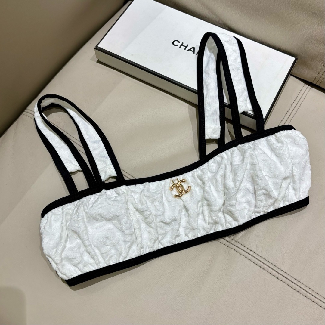 Chanel新款泳衣👙❤️😍🥰适合多种场景的游泳衣🏊‍♀️海边 游泳池 温泉 水上乐园 漂流都可以😌内搭