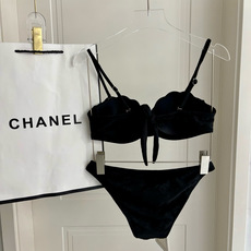 Chanel新款泳衣👙❤️😍🥰适合多种场景的游泳衣🏊♀️海边 游泳池 温泉 水上乐园 漂流都可以😌内搭 Chanel新款泳衣👙❤️😍🥰适合多种场景的游泳衣🏊♀️海边 游泳池 温泉 水上乐园 漂流都可以😌内搭