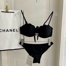 Chanel新款泳衣👙❤️😍🥰适合多种场景的游泳衣🏊♀️海边 游泳池 温泉 水上乐园 漂流都可以😌内搭 Chanel新款泳衣👙❤️😍🥰适合多种场景的游泳衣🏊♀️海边 游泳池 温泉 水上乐园 漂流都可以😌内搭