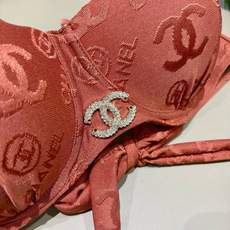 Chanel新款泳衣👙❤️😍🥰适合多种场景的游泳衣🏊♀️海边 游泳池 温泉 水上乐园 漂流都可以😌内搭 Chanel新款泳衣👙❤️😍🥰适合多种场景的游泳衣🏊♀️海边 游泳池 温泉 水上乐园 漂流都可以😌内搭