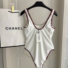 Chanel新款泳衣😍🥰适合多种场景的游泳衣🏊♀️海边 游泳池 温泉 水上乐园 漂流都可以😌内搭也完全 Chanel新款泳衣😍🥰适合多种场景的游泳衣🏊♀️海边 游泳池 温泉 水上乐园 漂流都可以😌内搭也完全