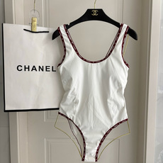 Chanel新款泳衣😍🥰适合多种场景的游泳衣🏊♀️海边 游泳池 温泉 水上乐园 漂流都可以😌内搭也完全 Chanel新款泳衣😍🥰适合多种场景的游泳衣🏊♀️海边 游泳池 温泉 水上乐园 漂流都可以😌内搭也完全