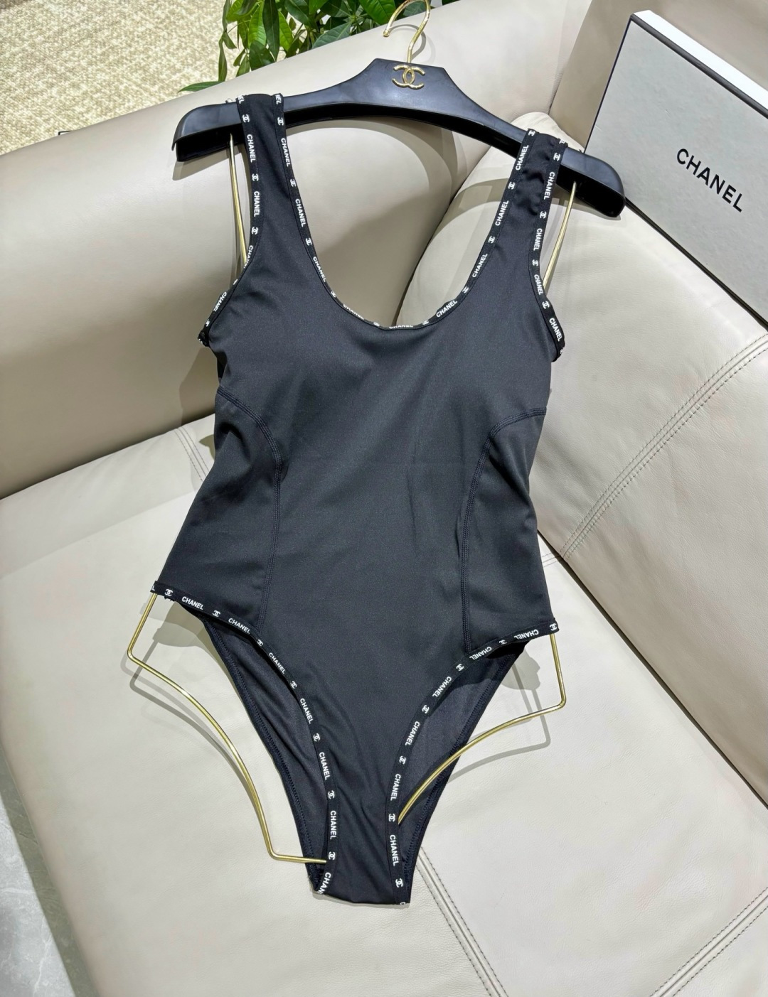 Chanel新款泳衣😍🥰适合多种场景的游泳衣🏊‍♀️海边 游泳池 温泉 水上乐园 漂流都可以😌内搭也完全