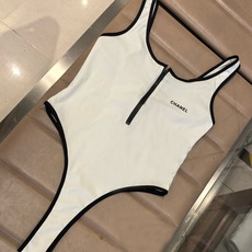 Chanel新款泳衣😍🥰适合多种场景的游泳衣🏊♀️海边 游泳池 温泉 水上乐园 漂流都可以😌内搭也完全 Chanel新款泳衣😍🥰适合多种场景的游泳衣🏊♀️海边 游泳池 温泉 水上乐园 漂流都可以😌内搭也完全