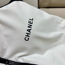 Chanel新款泳衣😍🥰适合多种场景的游泳衣🏊♀️海边 游泳池 温泉 水上乐园 漂流都可以😌内搭也完全 Chanel新款泳衣😍🥰适合多种场景的游泳衣🏊♀️海边 游泳池 温泉 水上乐园 漂流都可以😌内搭也完全