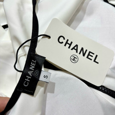 Chanel新款泳衣😍🥰适合多种场景的游泳衣🏊♀️海边 游泳池 温泉 水上乐园 漂流都可以😌内搭也完全 Chanel新款泳衣😍🥰适合多种场景的游泳衣🏊♀️海边 游泳池 温泉 水上乐园 漂流都可以😌内搭也完全