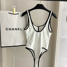 Chanel新款泳衣😍🥰适合多种场景的游泳衣🏊♀️海边 游泳池 温泉 水上乐园 漂流都可以😌内搭也完全 Chanel新款泳衣😍🥰适合多种场景的游泳衣🏊♀️海边 游泳池 温泉 水上乐园 漂流都可以😌内搭也完全