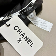 Chanel新款泳衣😍🥰适合多种场景的游泳衣🏊♀️海边 游泳池 温泉 水上乐园 漂流都可以😌内搭也完全 Chanel新款泳衣😍🥰适合多种场景的游泳衣🏊♀️海边 游泳池 温泉 水上乐园 漂流都可以😌内搭也完全
