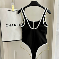 Chanel新款泳衣😍🥰适合多种场景的游泳衣🏊♀️海边 游泳池 温泉 水上乐园 漂流都可以😌内搭也完全 Chanel新款泳衣😍🥰适合多种场景的游泳衣🏊♀️海边 游泳池 温泉 水上乐园 漂流都可以😌内搭也完全