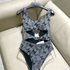 Chanel新款泳衣😍🥰适合多种场景的游泳衣🏊♀️海边 游泳池 温泉 水上乐园 漂流都可以😌内搭也完全 Chanel新款泳衣😍🥰适合多种场景的游泳衣🏊♀️海边 游泳池 温泉 水上乐园 漂流都可以😌内搭也完全