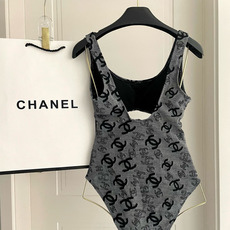 Chanel新款泳衣😍🥰适合多种场景的游泳衣🏊♀️海边 游泳池 温泉 水上乐园 漂流都可以😌内搭也完全 Chanel新款泳衣😍🥰适合多种场景的游泳衣🏊♀️海边 游泳池 温泉 水上乐园 漂流都可以😌内搭也完全