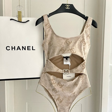 Chanel新款泳衣😍🥰适合多种场景的游泳衣🏊♀️海边 游泳池 温泉 水上乐园 漂流都可以😌内搭也完全 Chanel新款泳衣😍🥰适合多种场景的游泳衣🏊♀️海边 游泳池 温泉 水上乐园 漂流都可以😌内搭也完全