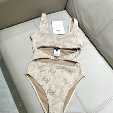 Chanel新款泳衣😍🥰适合多种场景的游泳衣🏊♀️海边 游泳池 温泉 水上乐园 漂流都可以😌内搭也完全 Chanel新款泳衣😍🥰适合多种场景的游泳衣🏊♀️海边 游泳池 温泉 水上乐园 漂流都可以😌内搭也完全