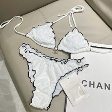 Chanel新款比基尼泳衣😍🥰适合多种场景的游泳衣🏊♀️海边 游泳池 温泉 水上乐园 漂流都可以😌内搭 Chanel新款比基尼泳衣😍🥰适合多种场景的游泳衣🏊♀️海边 游泳池 温泉 水上乐园 漂流都可以😌内搭