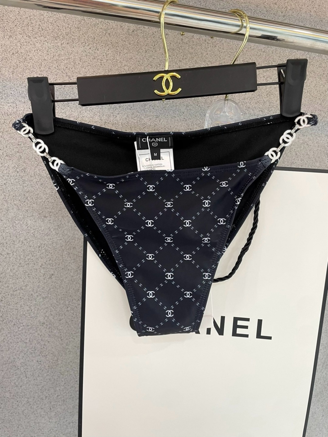 Chanel新款泳衣😍🥰适合多种场景的游泳衣🏊‍♀️海边 游泳池 温泉 水上乐园 漂流都可以😌内搭也完全