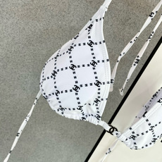 Chanel新款泳衣😍🥰适合多种场景的游泳衣🏊♀️海边 游泳池 温泉 水上乐园 漂流都可以😌内搭也完全 Chanel新款泳衣😍🥰适合多种场景的游泳衣🏊♀️海边 游泳池 温泉 水上乐园 漂流都可以😌内搭也完全