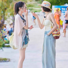 Chanel新款泳衣😍🥰适合多种场景的游泳衣🏊♀️海边 游泳池 温泉 水上乐园 漂流都可以😌内搭也完全 Chanel新款泳衣😍🥰适合多种场景的游泳衣🏊♀️海边 游泳池 温泉 水上乐园 漂流都可以😌内搭也完全