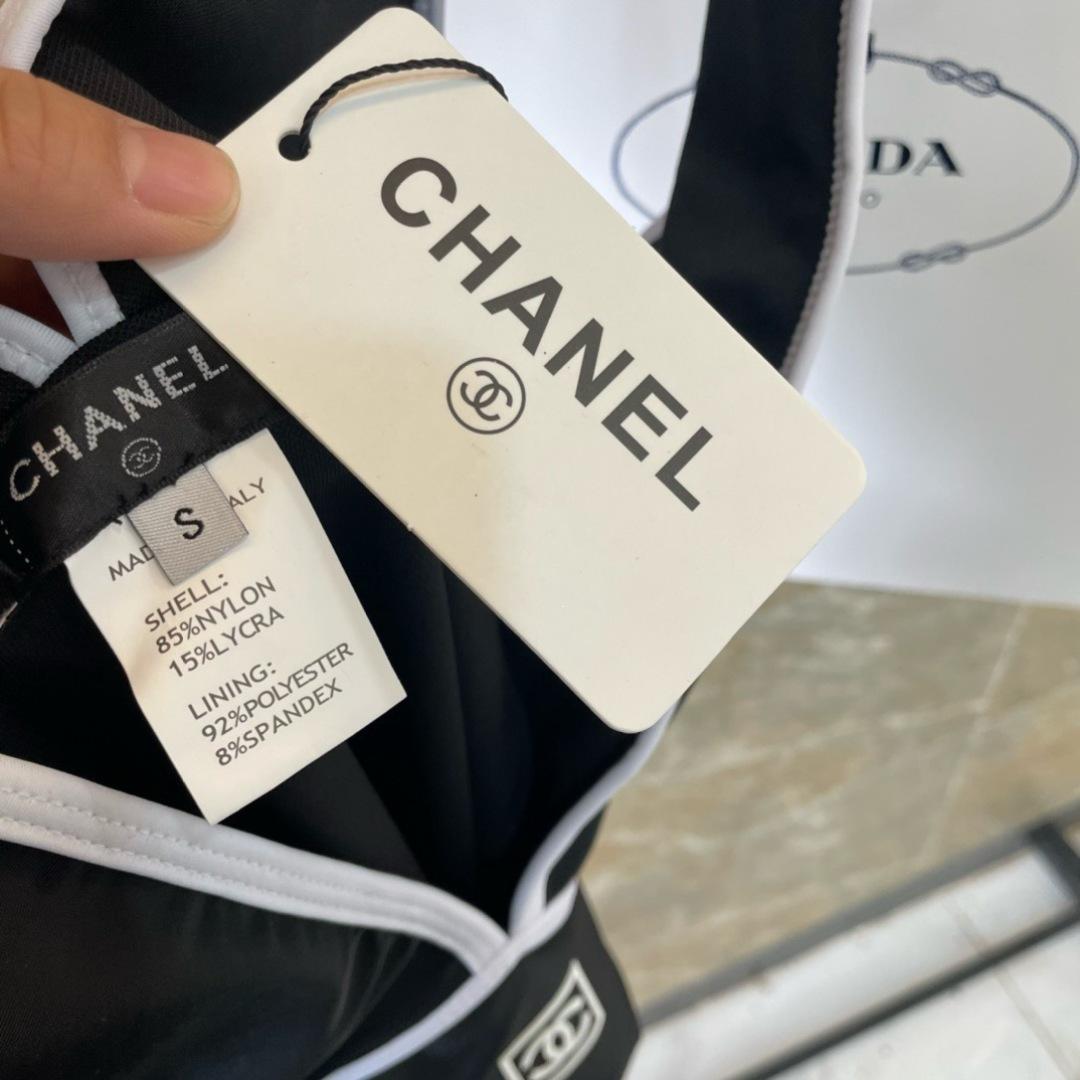 Chanel新款泳衣😍🥰适合多种场景的游泳衣🏊‍♀️海边 游泳池 温泉 水上乐园 漂流都可以😌内搭也完全