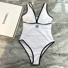Chanel新款泳衣😍🥰适合多种场景的游泳衣🏊♀️海边 游泳池 温泉 水上乐园 漂流都可以😌内搭也完全 Chanel新款泳衣😍🥰适合多种场景的游泳衣🏊♀️海边 游泳池 温泉 水上乐园 漂流都可以😌内搭也完全