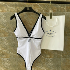 Chanel新款泳衣😍🥰适合多种场景的游泳衣🏊♀️海边 游泳池 温泉 水上乐园 漂流都可以😌内搭也完全 Chanel新款泳衣😍🥰适合多种场景的游泳衣🏊♀️海边 游泳池 温泉 水上乐园 漂流都可以😌内搭也完全