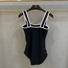 Chanel新款泳衣😍🥰适合多种场景的游泳衣🏊♀️海边 游泳池 温泉 水上乐园 漂流都可以😌内搭也完全 Chanel新款泳衣😍🥰适合多种场景的游泳衣🏊♀️海边 游泳池 温泉 水上乐园 漂流都可以😌内搭也完全