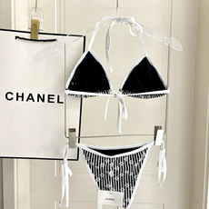 Chanel泳衣😍🥰适合多种场景的游泳衣🏊♀️海边 游泳池 温泉 水上乐园 漂流都可以😌内搭也完全可以 Chanel泳衣😍🥰适合多种场景的游泳衣🏊♀️海边 游泳池 温泉 水上乐园 漂流都可以😌内搭也完全可以