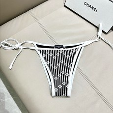 Chanel泳衣😍🥰适合多种场景的游泳衣🏊♀️海边 游泳池 温泉 水上乐园 漂流都可以😌内搭也完全可以 Chanel泳衣😍🥰适合多种场景的游泳衣🏊♀️海边 游泳池 温泉 水上乐园 漂流都可以😌内搭也完全可以