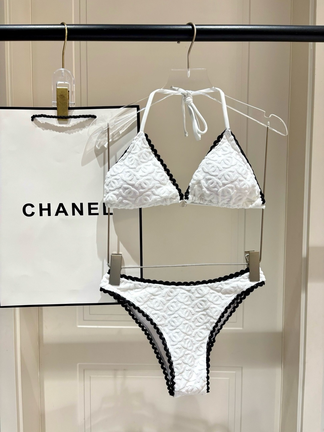 Chanel泳衣😍🥰适合多种场景的游泳衣🏊‍♀️海边 游泳池 温泉 水上乐园 漂流都可以😌内搭也完全可以