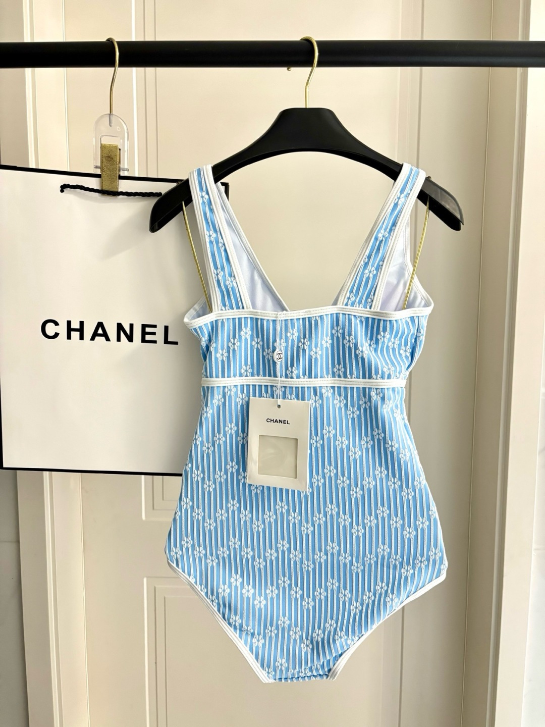 Chanel新款连体泳衣适合多种场景的游泳衣🏊‍♀️海边 游泳池 温泉 水上乐园 漂流都可以😌内搭也完全