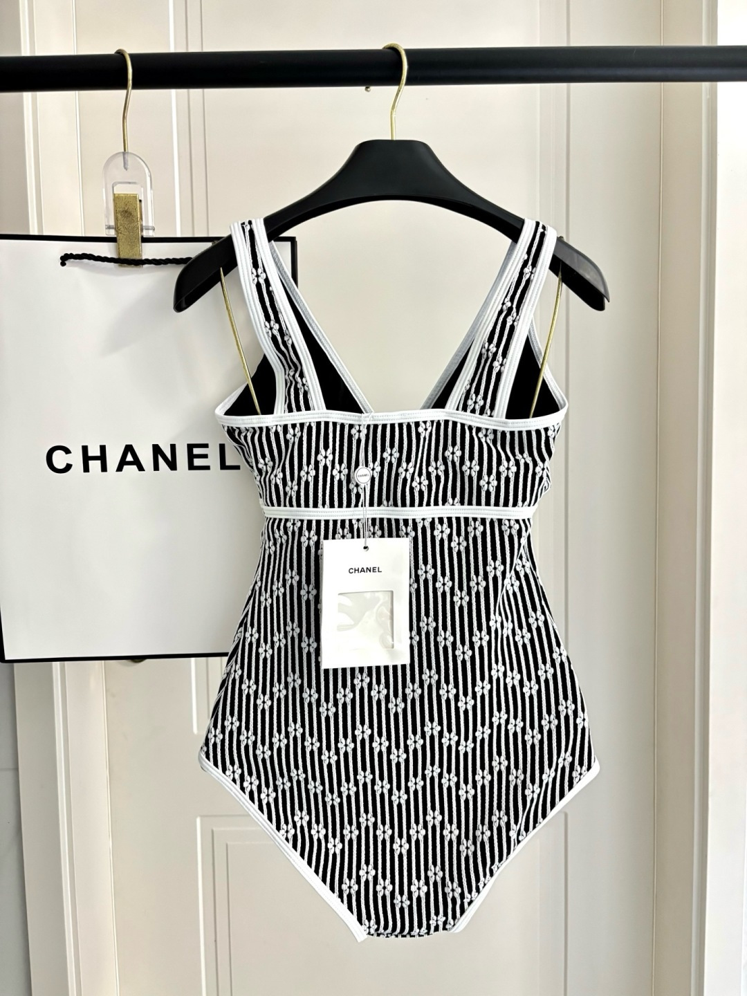 Chanel新款连体泳衣适合多种场景的游泳衣🏊‍♀️海边 游泳池 温泉 水上乐园 漂流都可以😌内搭也完全