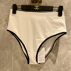 Chanel新款连体泳衣适合多种场景的游泳衣🏊♀️海边 游泳池 温泉 水上乐园 漂流都可以😌内搭也完全 Chanel新款连体泳衣适合多种场景的游泳衣🏊♀️海边 游泳池 温泉 水上乐园 漂流都可以😌内搭也完全
