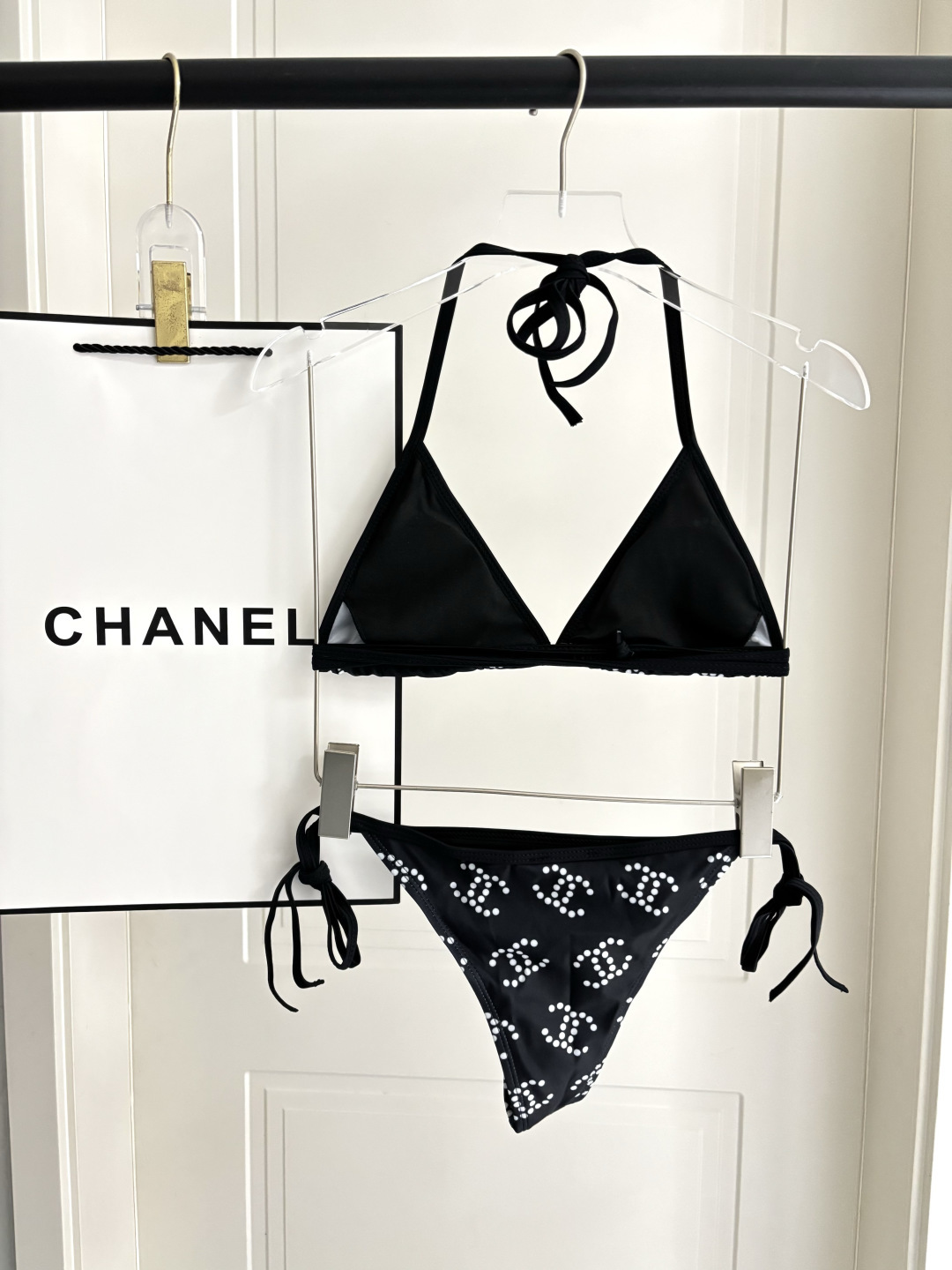 Chanel新款连体泳衣适合多种场景的游泳衣🏊‍♀️海边 游泳池 温泉 水上乐园 漂流都可以😌内搭也完全