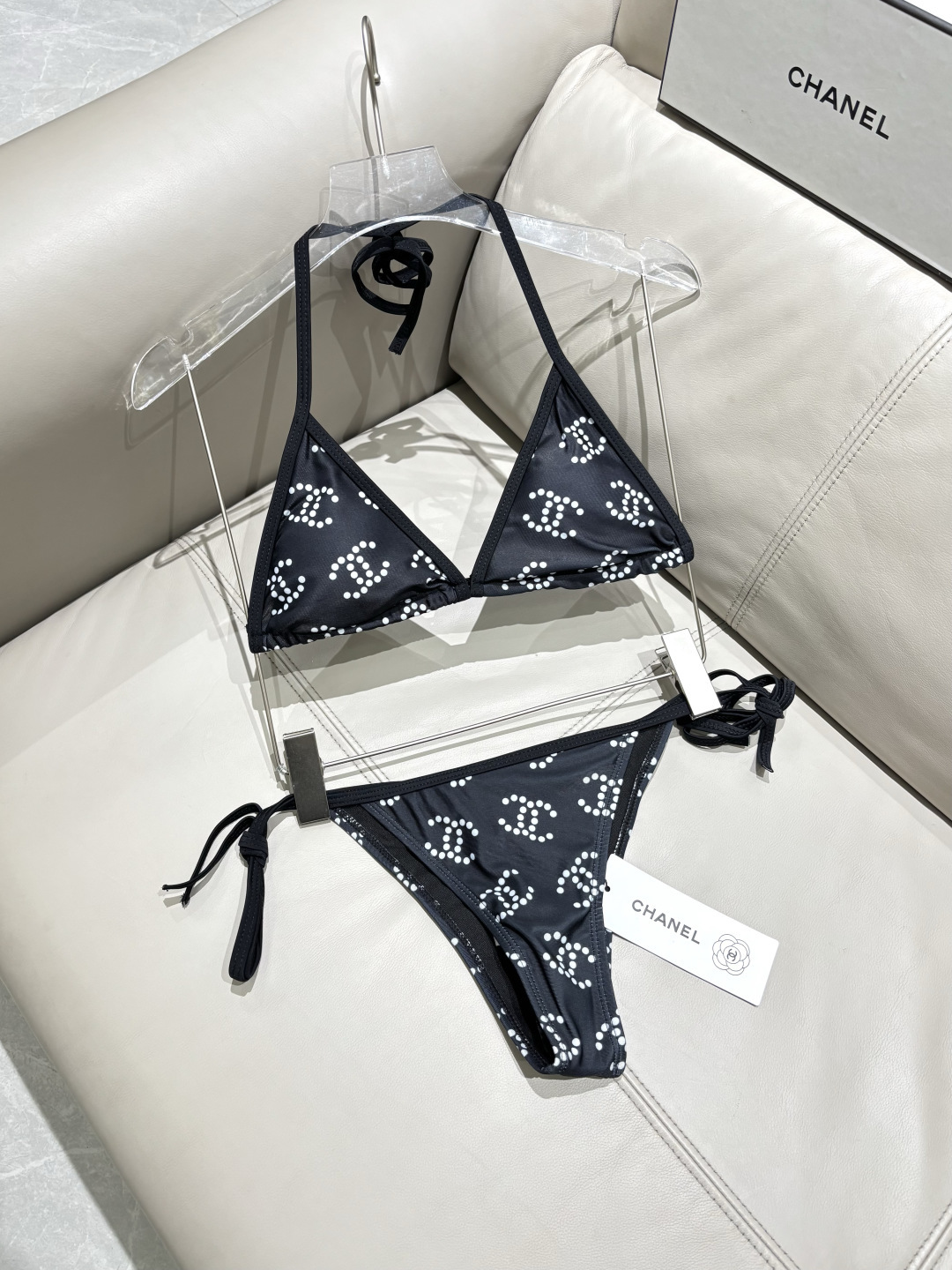 Chanel新款连体泳衣适合多种场景的游泳衣🏊‍♀️海边 游泳池 温泉 水上乐园 漂流都可以😌内搭也完全