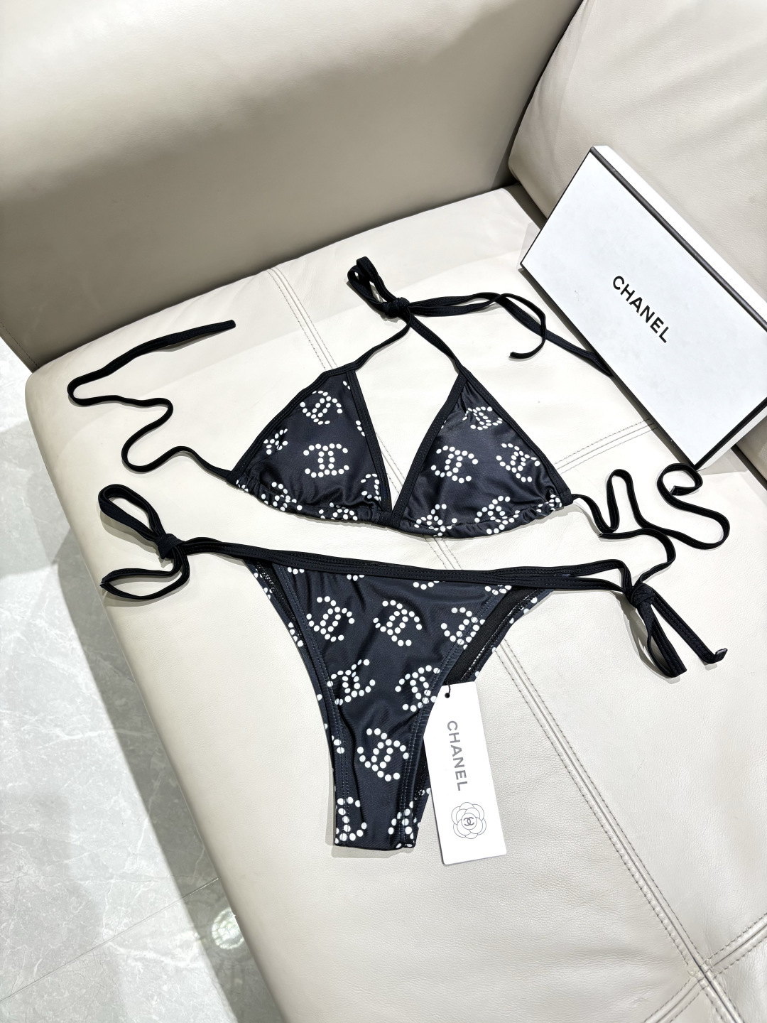 Chanel新款连体泳衣适合多种场景的游泳衣🏊‍♀️海边 游泳池 温泉 水上乐园 漂流都可以😌内搭也完全