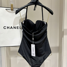 Chanel新款连体泳衣适合多种场景的游泳衣🏊♀️海边 游泳池 温泉 水上乐园 漂流都可以😌内搭也完全 Chanel新款连体泳衣适合多种场景的游泳衣🏊♀️海边 游泳池 温泉 水上乐园 漂流都可以😌内搭也完全