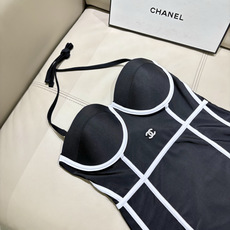 Chanel新款连体泳衣适合多种场景的游泳衣🏊♀️海边 游泳池 温泉 水上乐园 漂流都可以😌内搭也完全 Chanel新款连体泳衣适合多种场景的游泳衣🏊♀️海边 游泳池 温泉 水上乐园 漂流都可以😌内搭也完全