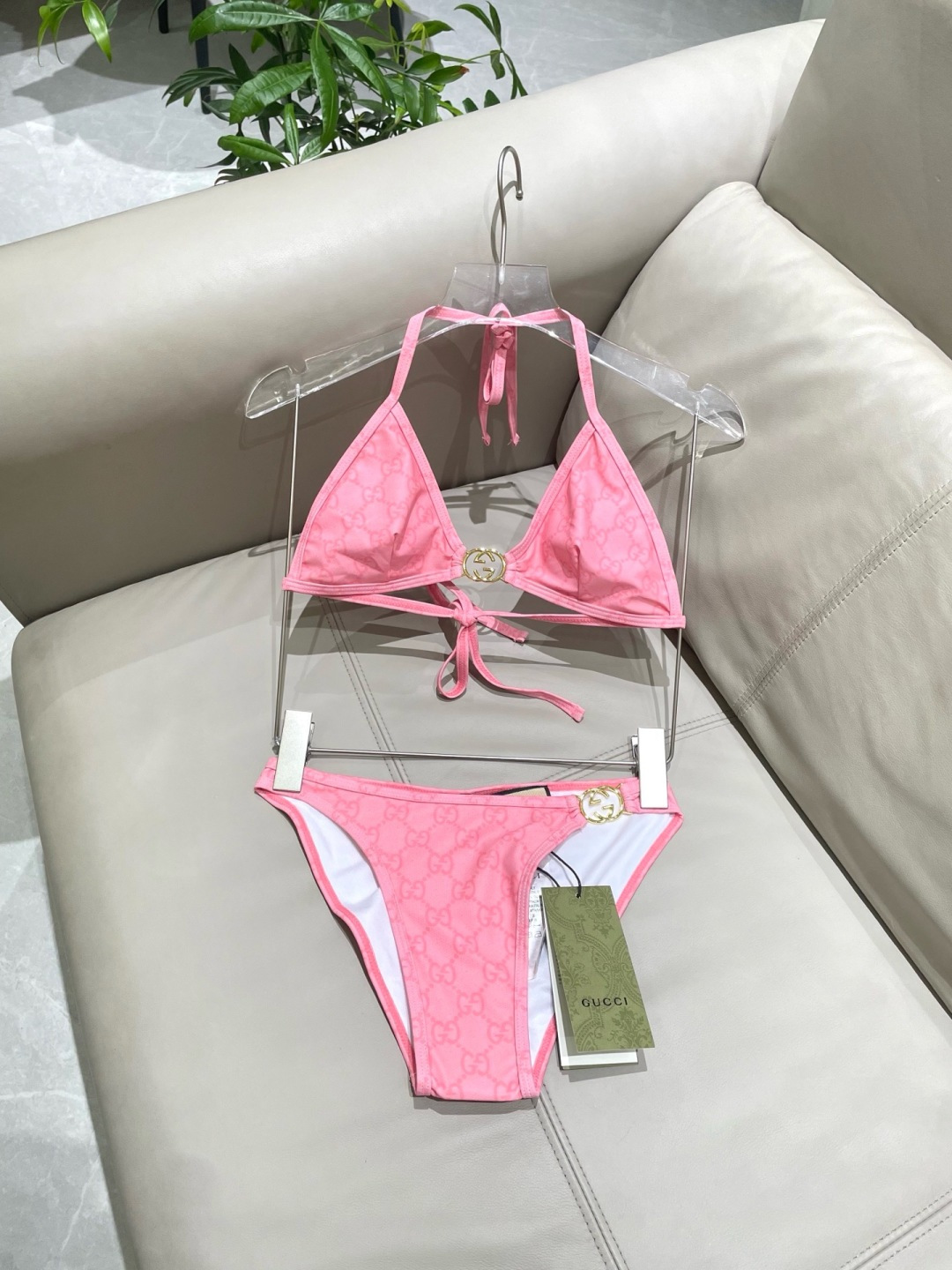 Gucci新款比基尼😍🥰适合多种场景的游泳衣🏊‍♀️海边 游泳池 温泉 水上乐园 漂流都可以😌内搭也完全
