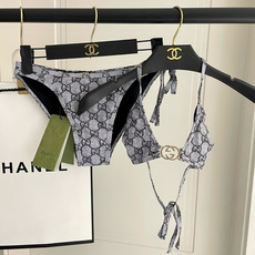 Gucci新款比基尼😍🥰适合多种场景的游泳衣🏊♀️海边 游泳池 温泉 水上乐园 漂流都可以😌内搭也完全 Gucci新款比基尼😍🥰适合多种场景的游泳衣🏊♀️海边 游泳池 温泉 水上乐园 漂流都可以😌内搭也完全