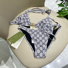 Gucci新款比基尼😍🥰适合多种场景的游泳衣🏊♀️海边 游泳池 温泉 水上乐园 漂流都可以😌内搭也完全 Gucci新款比基尼😍🥰适合多种场景的游泳衣🏊♀️海边 游泳池 温泉 水上乐园 漂流都可以😌内搭也完全