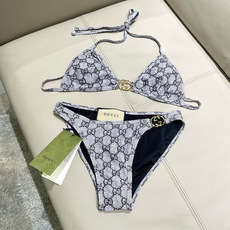 Gucci新款比基尼😍🥰适合多种场景的游泳衣🏊♀️海边 游泳池 温泉 水上乐园 漂流都可以😌内搭也完全 Gucci新款比基尼😍🥰适合多种场景的游泳衣🏊♀️海边 游泳池 温泉 水上乐园 漂流都可以😌内搭也完全
