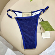 Gucci新款比基尼😍🥰适合多种场景的游泳衣🏊♀️海边 游泳池 温泉 水上乐园 漂流都可以😌内搭也完全 Gucci新款比基尼😍🥰适合多种场景的游泳衣🏊♀️海边 游泳池 温泉 水上乐园 漂流都可以😌内搭也完全