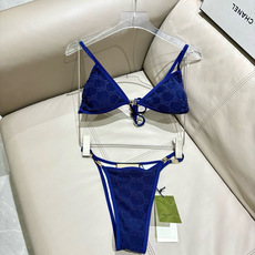 Gucci新款比基尼😍🥰适合多种场景的游泳衣🏊♀️海边 游泳池 温泉 水上乐园 漂流都可以😌内搭也完全 Gucci新款比基尼😍🥰适合多种场景的游泳衣🏊♀️海边 游泳池 温泉 水上乐园 漂流都可以😌内搭也完全