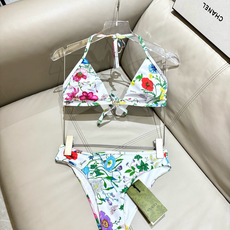 Gucci新款比基尼😍🥰适合多种场景的游泳衣🏊♀️海边 游泳池 温泉 水上乐园 漂流都可以😌内搭也完全 Gucci新款比基尼😍🥰适合多种场景的游泳衣🏊♀️海边 游泳池 温泉 水上乐园 漂流都可以😌内搭也完全