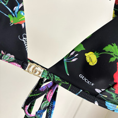 Gucci古奇新款比基尼泳衣👙❤️😍🥰适合多种场景的游泳衣🏊♀️海边 游泳池 温泉 水上乐园 漂流都可 Gucci古奇新款比基尼泳衣👙❤️😍🥰适合多种场景的游泳衣🏊♀️海边 游泳池 温泉 水上乐园 漂流都可